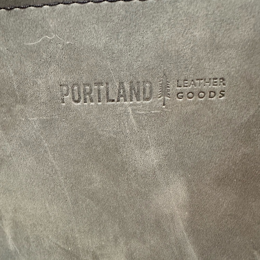 Portland Leather Triangle Bag - Picture 4 of 6